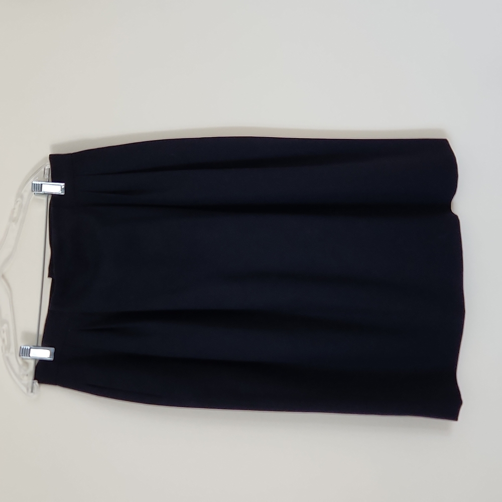 Jones New York, dark navy , A-line  100% wool  skirt, size 10